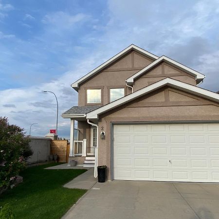 Ming'S Homestay Calgary Exterior photo