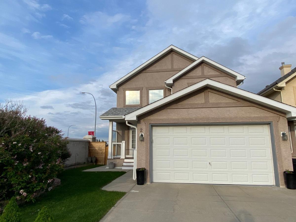 Ming'S Homestay Calgary Exterior photo